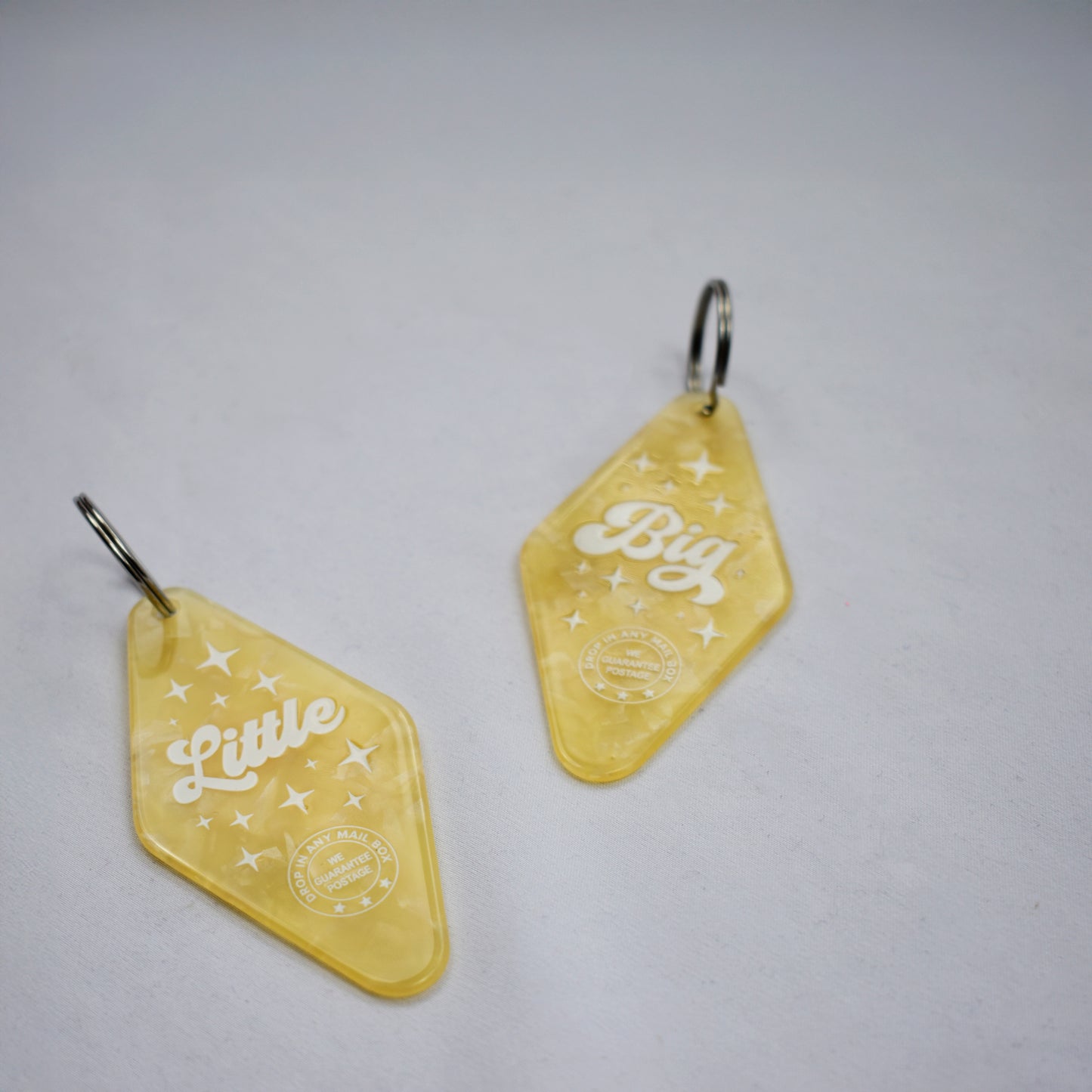 Big - Vintage Motel Keychain - Yellow